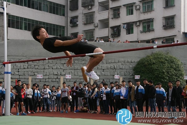 通江县铁佛中学成功举行中学生田径运动会