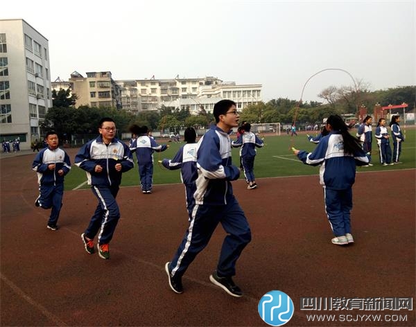 江油华丰初中:测试学生体育成绩 拉开冬季锻炼序幕