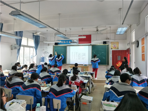 �¶�����2017�������ָ�ϰչʾ��֮Ӣ�������ʼ�ˣ�