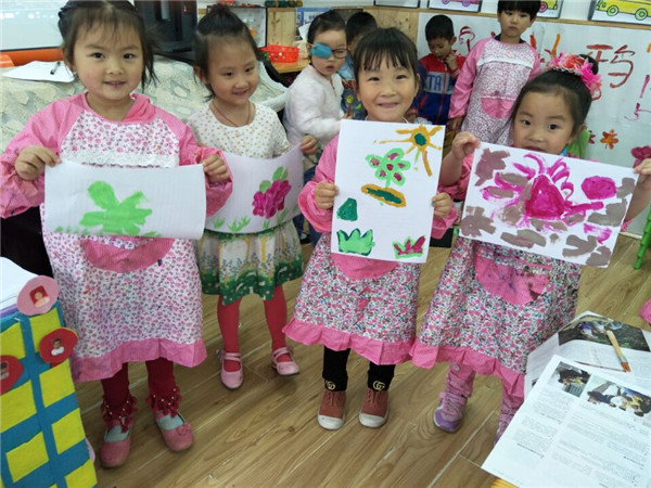 煎茶幼儿园小一班举行绘画活动 培养幼儿审美能力