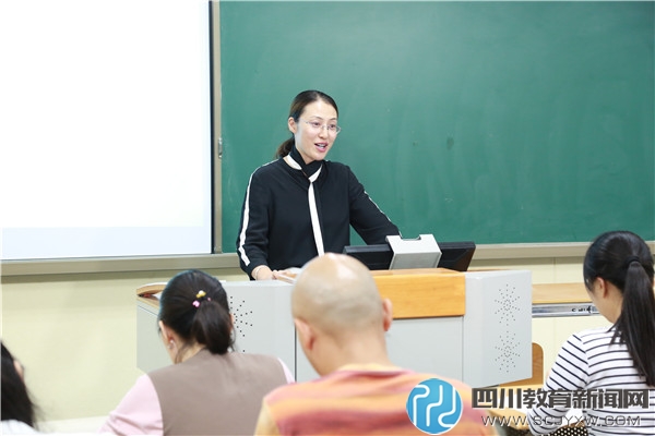 延秀小学数学老师图片