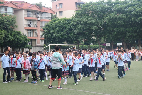  成都市簇桥小学火灾应急疏散演练活动完满结束