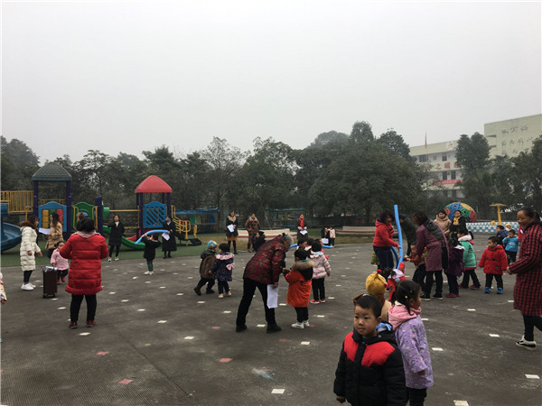 安西镇中心幼儿园举行家长开放日活动