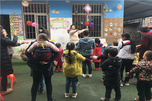 钟屏幼儿园开展“感恩的心，感谢有你”亲子活动