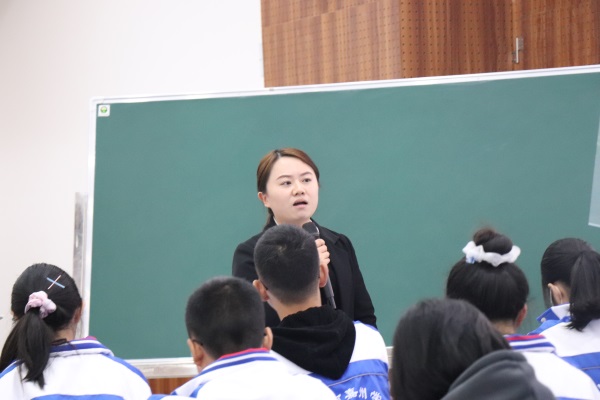 嘉州学校：交流促发展，研讨促提升