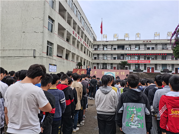 严防溺水从我做起 李场中学开展防溺水学生签名活动 四川教育新闻网手机版