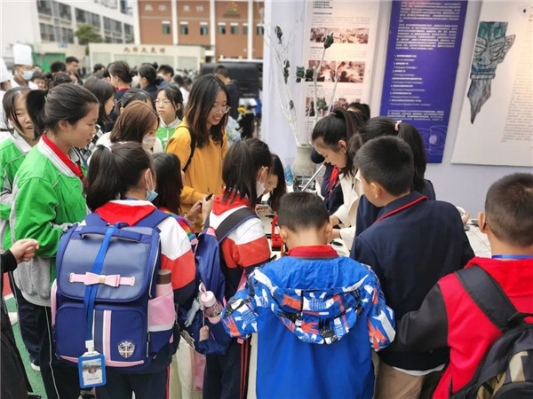 郑州锦城小学图片