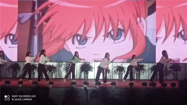  Ϫѧеڰ˽У԰Ļ߿κջ