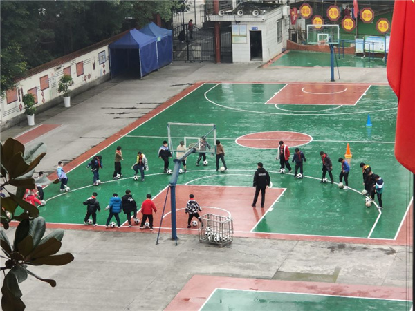  ѧУ˫֮£κѧɳø