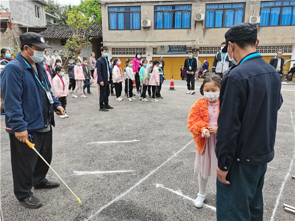 留耕镇中坝学校开展疫情防控应急演练