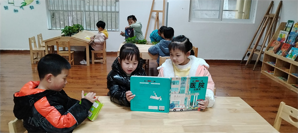   大妙镇中心幼儿园开展“书香伴我行”阅读活动