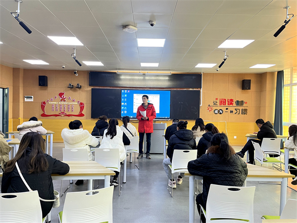 江安职校公共管理与服务系召开集体教研组会议