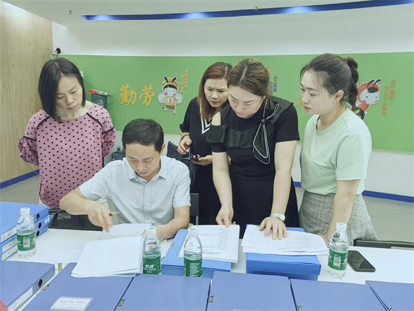 迎评估 促成长，江安县幼儿园接受县级督导评估检查