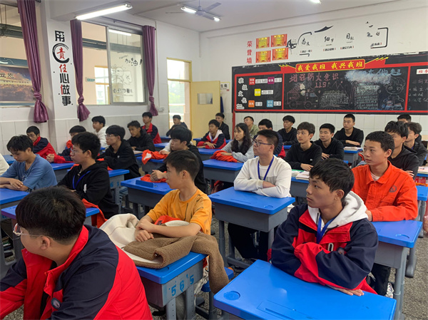 沙湾职中：齐抓共管 立竿见影