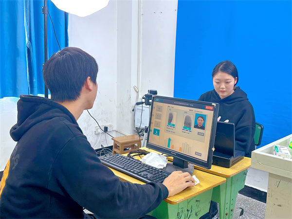 乐山市嘉州卫生职业高中2024年高考报名现场确认工作圆满结束