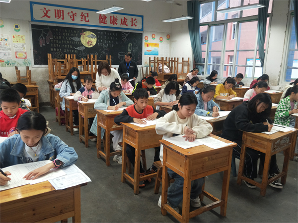 长江学校组织四川省2023年书法水平测试