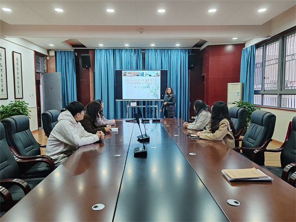 查摆问题谋新篇 姚渡学校八年级组期中工作会顺利召开