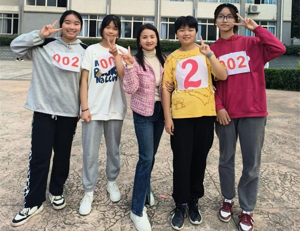 乐山市嘉州卫生职业高中青年教师成长感悟——付忠艳：一路追寻，一路花开
