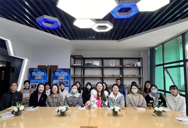 迎宾路小学开展纪念“一二·九”运动88周年暨读书分享会活动