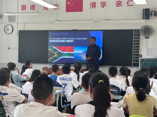 中西文化交织，岷阳实外七年级国际理解教育课程正式开课！