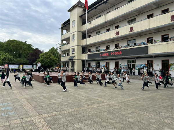 غѧУӦ240ȫУȫɢ