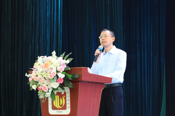 乐山一中：青春绽放担使命 壮志启航谱新篇
