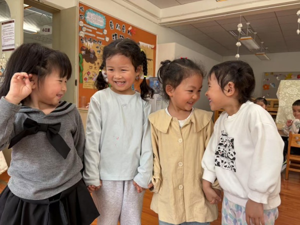 乐山市机关幼儿园：学会倾听，走进内心