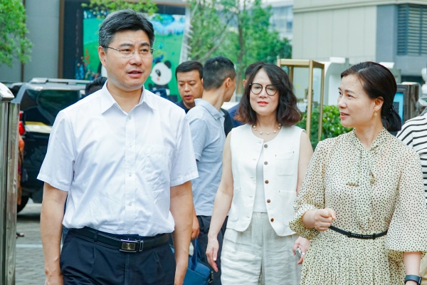 “包保”进食堂，食安护成长 乐山市实验幼儿园包保干部入园工作纪实
