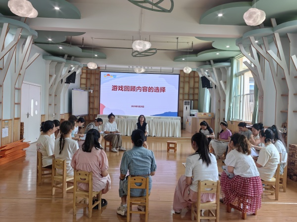沙湾区实验幼儿园开展环创评比活动