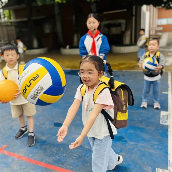 幼小銜接“趣”無窮 金橋紅石幼兒園大班萌娃探秘小學時光