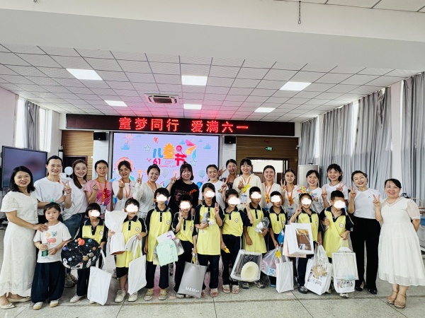 乐山市机关幼儿园与乐山特校携手开启温暖的双向奔赴