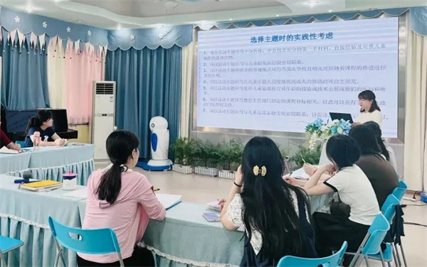 成都十九幼教師聚焦驅(qū)動(dòng)問題，優(yōu)化課程實(shí)施