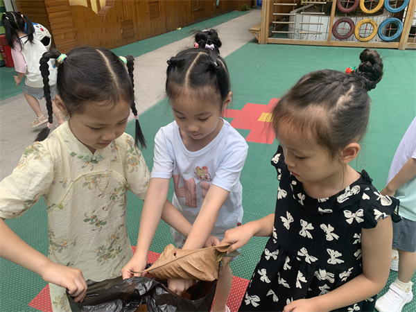 童心護(hù)地球 安岳縣幼兒園讓環(huán)保種子在孩子心中發(fā)芽