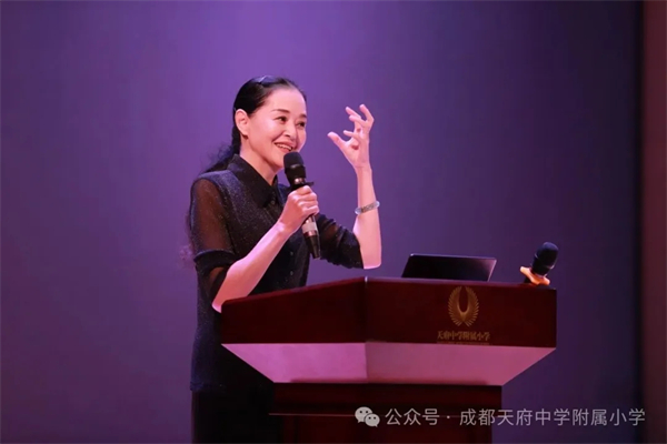 �ɶ��츮��ѧ����Сѧ�ٿ������ҳ���