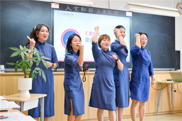 ѧƳAIӢѧУʦÿáɡ