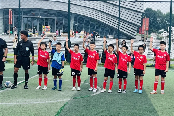 年度总冠军！成都蒙彼利埃小学U8足球队晋级T超联赛