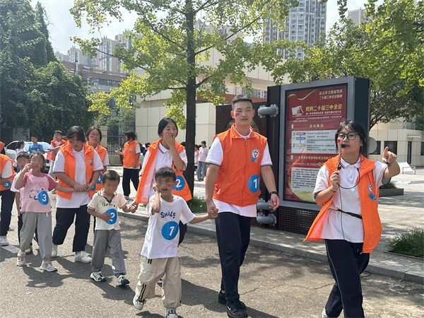 ɶʯҵѧУмѧУݶͯذĹ칫ں˶