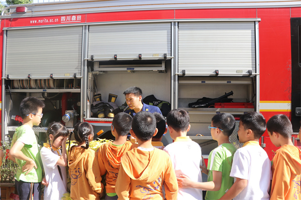 ����������롱����ȫ����ͯ�ġ� ��ɳСѧC����չ������У԰���ս����