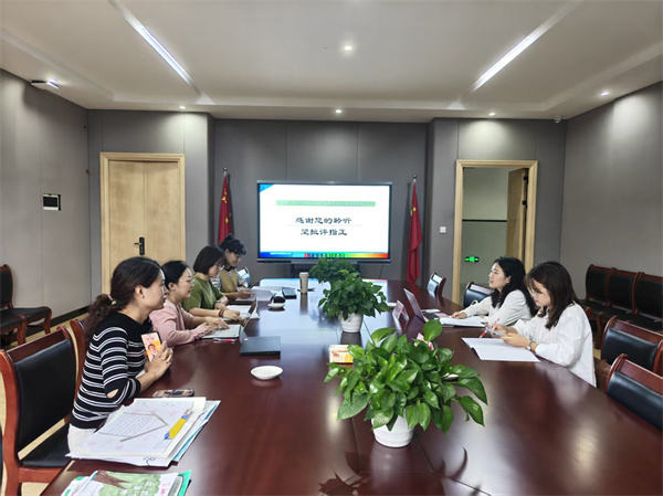 成都市泡桐树中学同文分校两大课题顺利通过结题入校检测