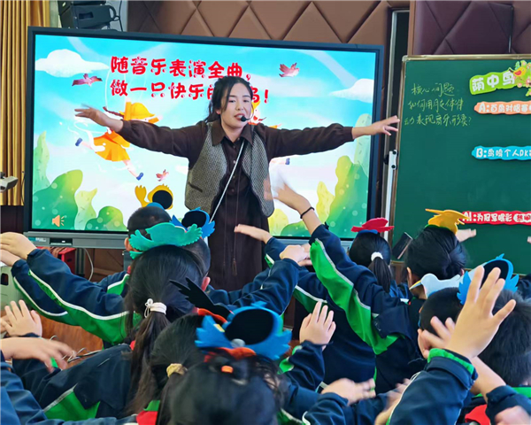 �����ֿ��ӻ����غϾ�����ѧУ��AI����ѧ��֫���ɶ�