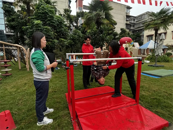 ��������»����������׶�԰��������Ͻ���Ϊ��С�ν�����