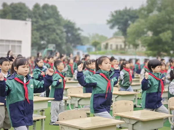 ܣСѧȤζ˶ÿһ붼ڡȼ