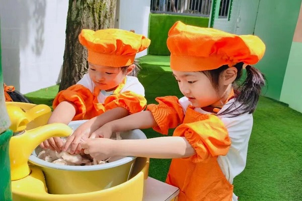 乐山市机关幼儿园雪杉园举行“菌菇探秘记”主题活动