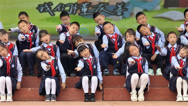 飬ĻˣСسǹضСԾжѧӳ