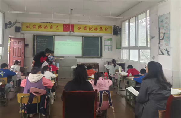 꽭վ쵼ˮСѧչѧӵ