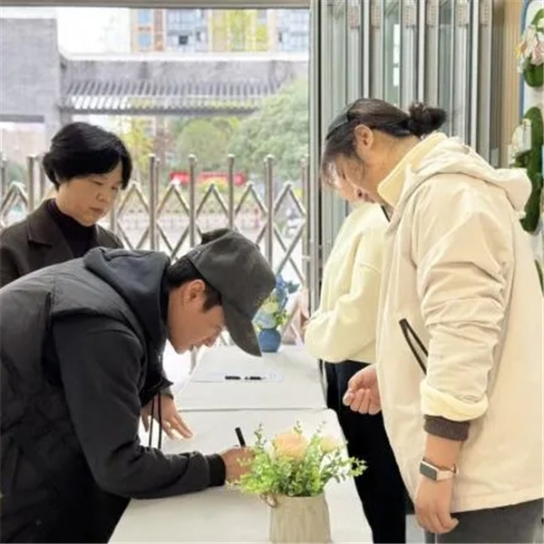 开元幼儿园开展中班组家长讲堂暨家长开放活动