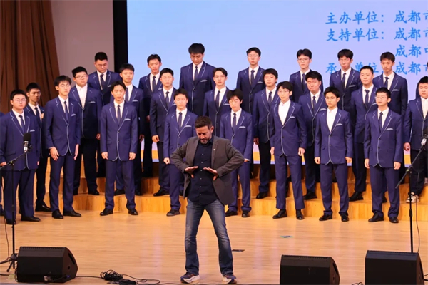刷屏成都!成都八中合唱团牵手国际顶级艺术家,这场音乐之约让全网羡慕