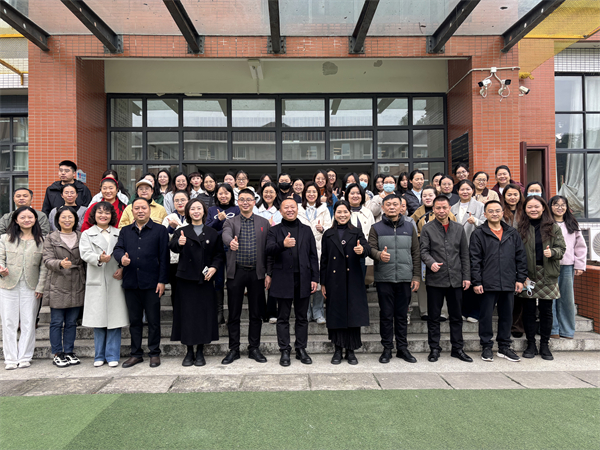 �����½�ʦ���ý�ѧ��������������ʵС��������������У�������