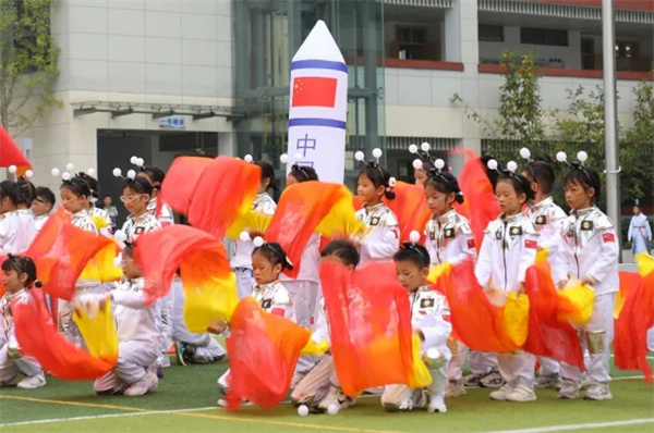 ������δ��������·Сѧ��У����ѧУ���߽�ȫԱ�˶���������