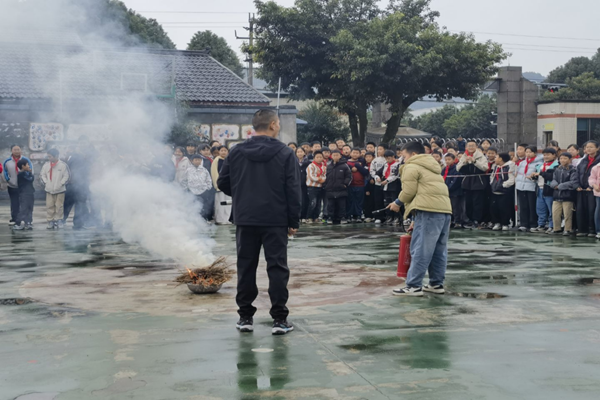 ɳ������ũ������Сѧ��չ���������